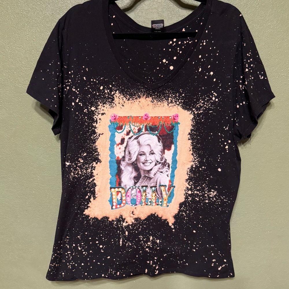 Dolly Parton Graphic Tee - Hanes 3X V Neck - Picture 3 of 4